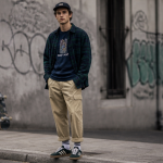style skateur homme sur trottoir urbain
