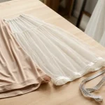 Fond de robe en microfibre nude pour éviter la transparence